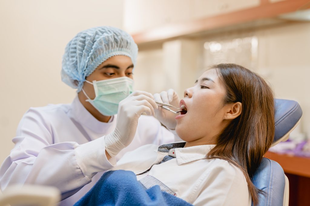 Tooth Extractions at Oakwood Dental and Implants